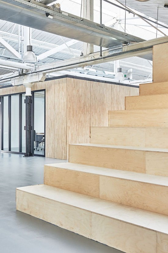 個(gè)性辦公室裝修設(shè)計(jì).jpg 個(gè)性辦公室裝修設(shè)計(jì).jpg