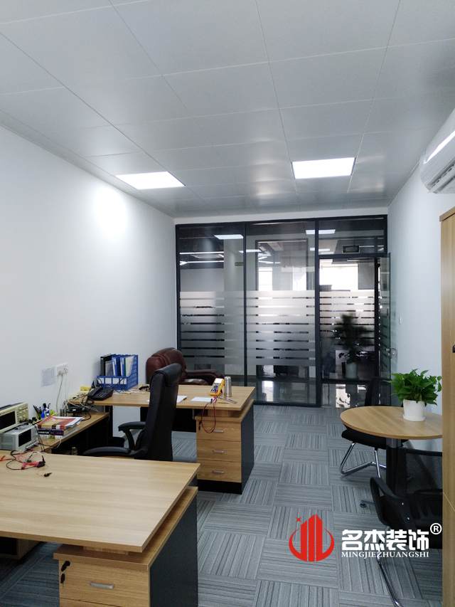 辦公室裝修設(shè)計實景圖.jpg 辦公室裝修設(shè)計實景圖.jpg