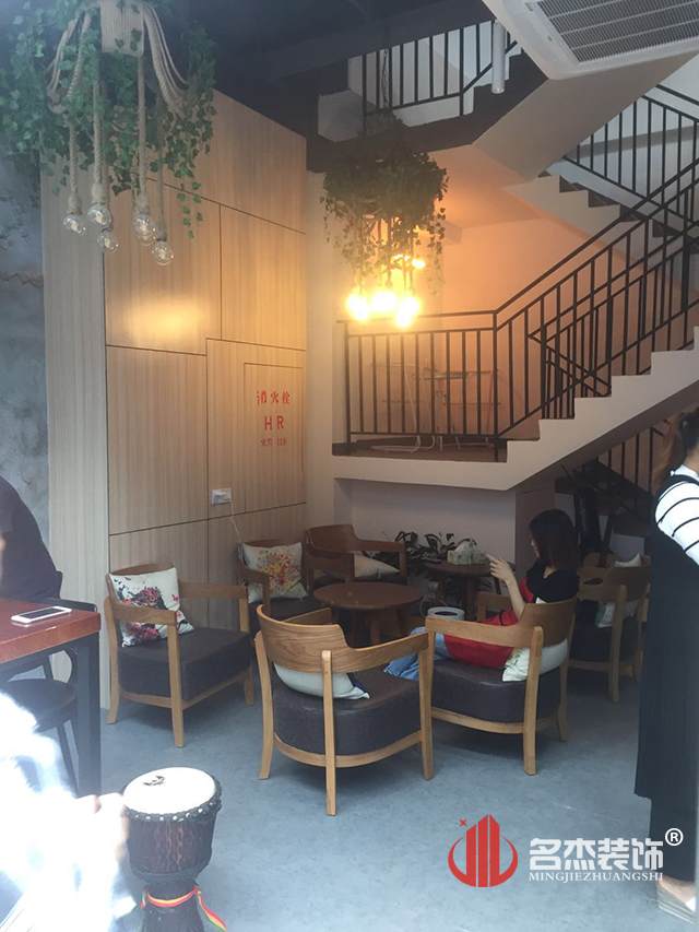 奶茶店設(shè)計(jì)完工照.jpg 奶茶店設(shè)計(jì)完工照.jpg