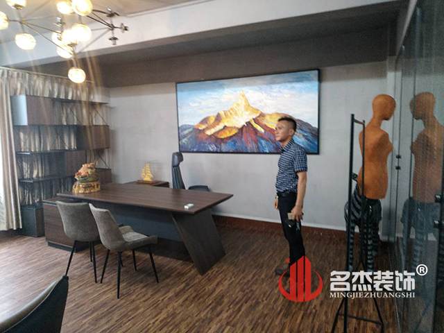 嘿美人服裝辦公室裝修.jpg 嘿美人服裝辦公室裝修.jpg