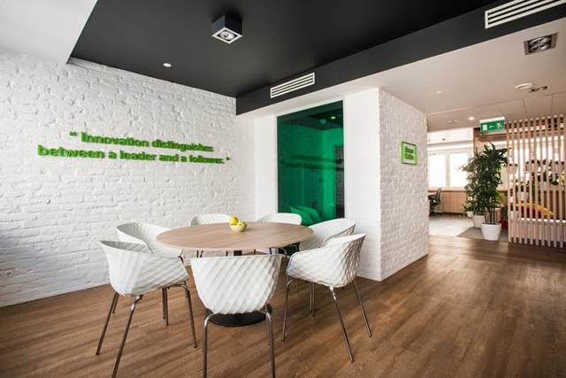 辦公室設(shè)計裝修案例.jpg 辦公室設(shè)計裝修案例.jpg