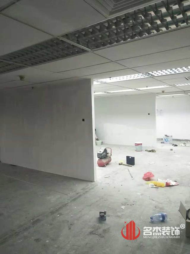 辦公室裝修現場施工照.jpg 辦公室裝修現場施工照.jpg