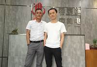 設計師設計出來的東西很專業,很時尚! 設計師設計出來的東西很專業,很時尚!